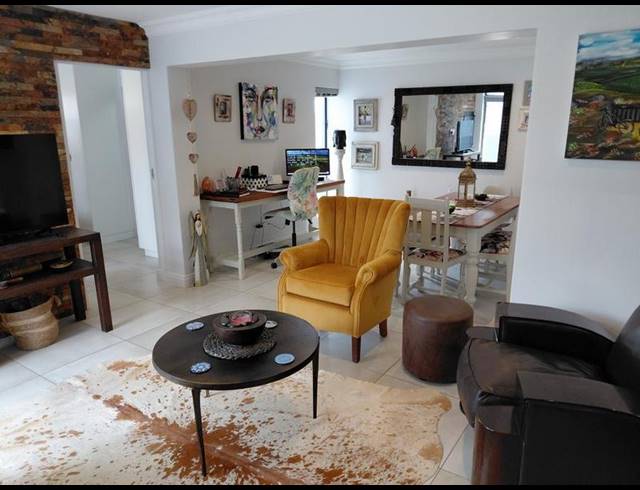 2 BEDROOM APARTMENT FOR SALE IN ISLAND VIEW